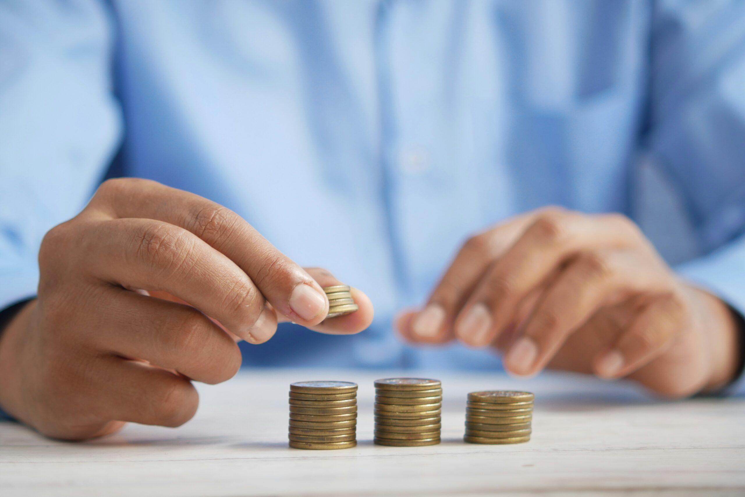 Finanzkommunikation automatisieren mit KI: Effizienzsteigerung für moderne Finanzinstitute